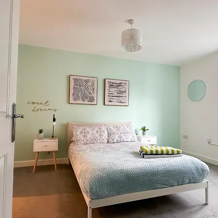 Luxury 2 Bedroom City Centre Apartment - Secure Parking - Amazing Location! Canterbury Exterior photo