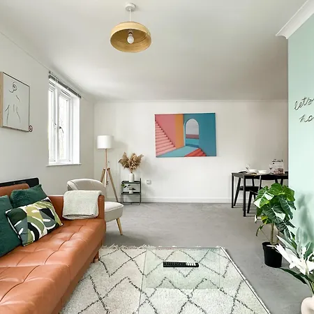 Luxury 2 Bedroom City Centre Apartment - Secure Parking - Amazing Location! Canterbury Exterior photo