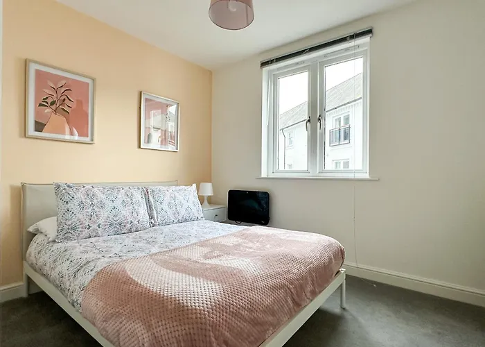 Luxury 2 Bedroom City Centre Apartment - Secure Parking - Amazing Location!