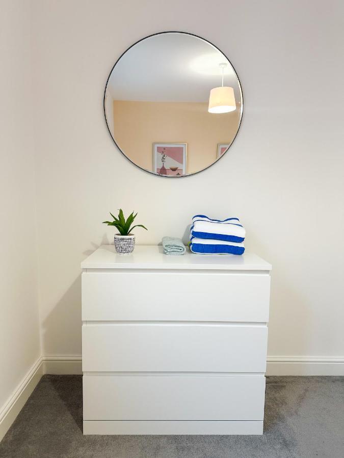 Luxury 2 Bedroom Centre - Secure Parking - Amazing Location!