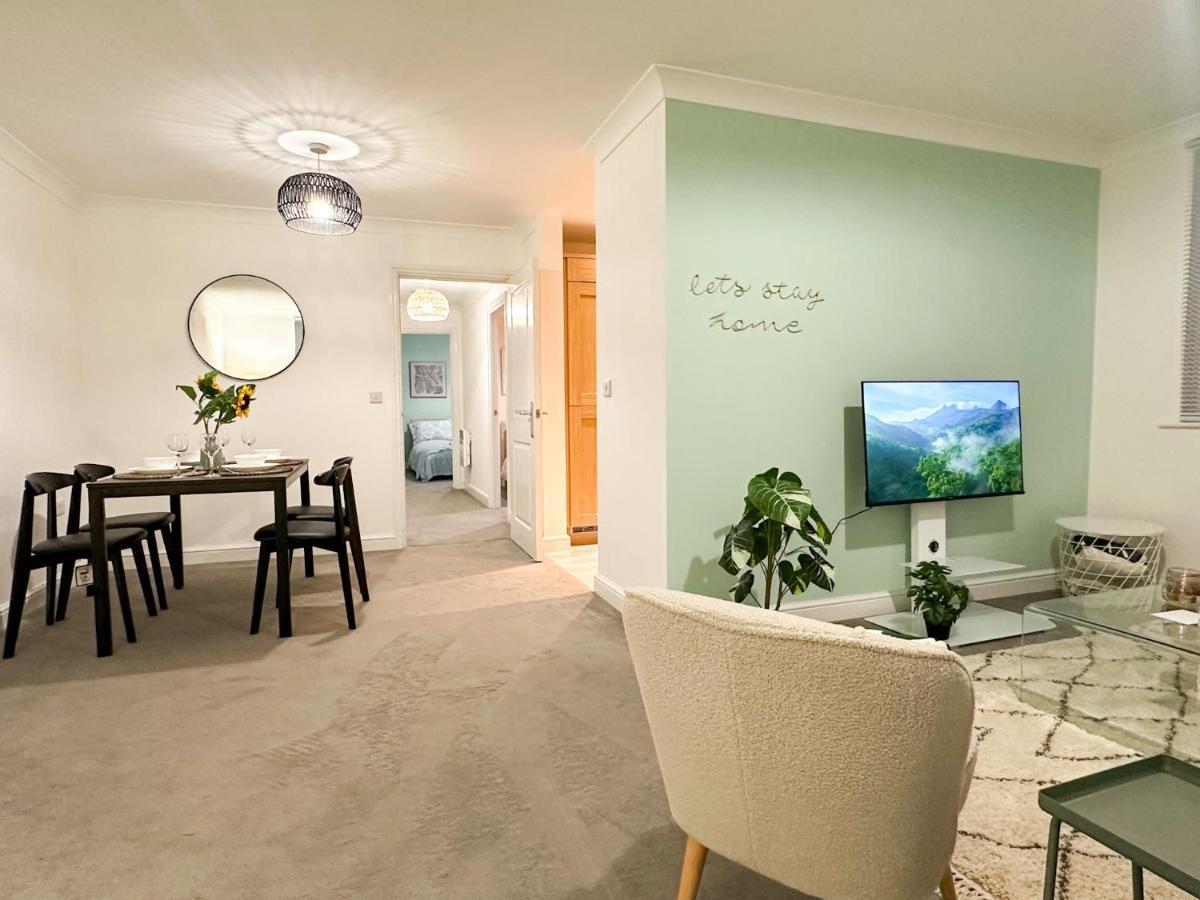 Apartment Luxury 2 Bedroom Centre - Secure Parking - Amazing Location!