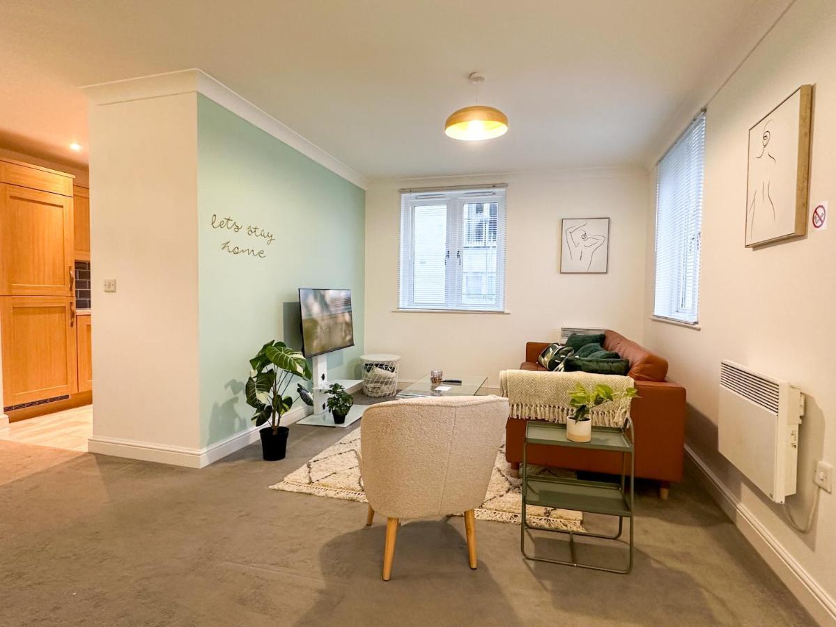 Apartment Luxury 2 Bedroom Centre - Secure Parking - Amazing Location!