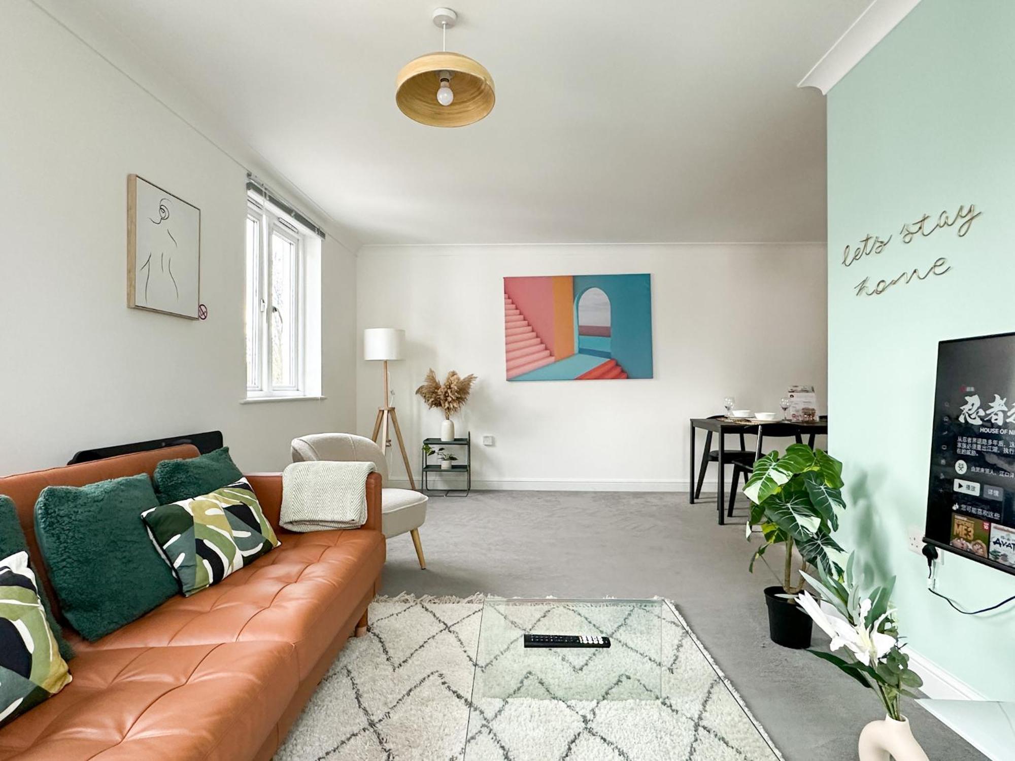 Luxury 2 Bedroom Centre - Secure Parking - Amazing Location! Apartment